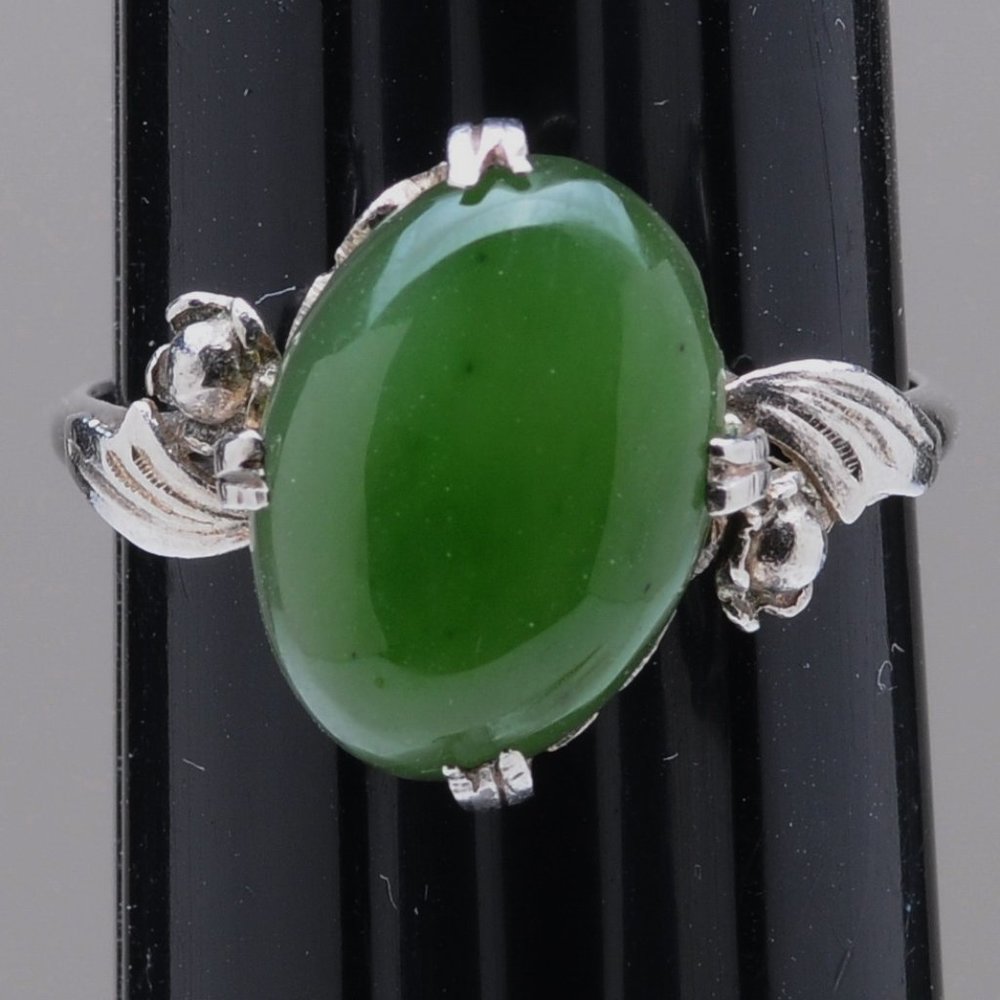 Vintage Jade Silver Plated Ring - Size 8+